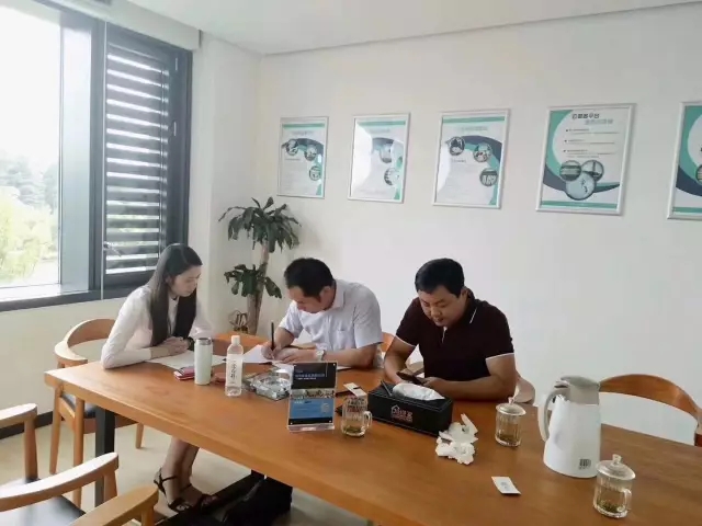 熱烈祝賀姜總、胡總簽約創(chuàng)綠家河南省市級代理！