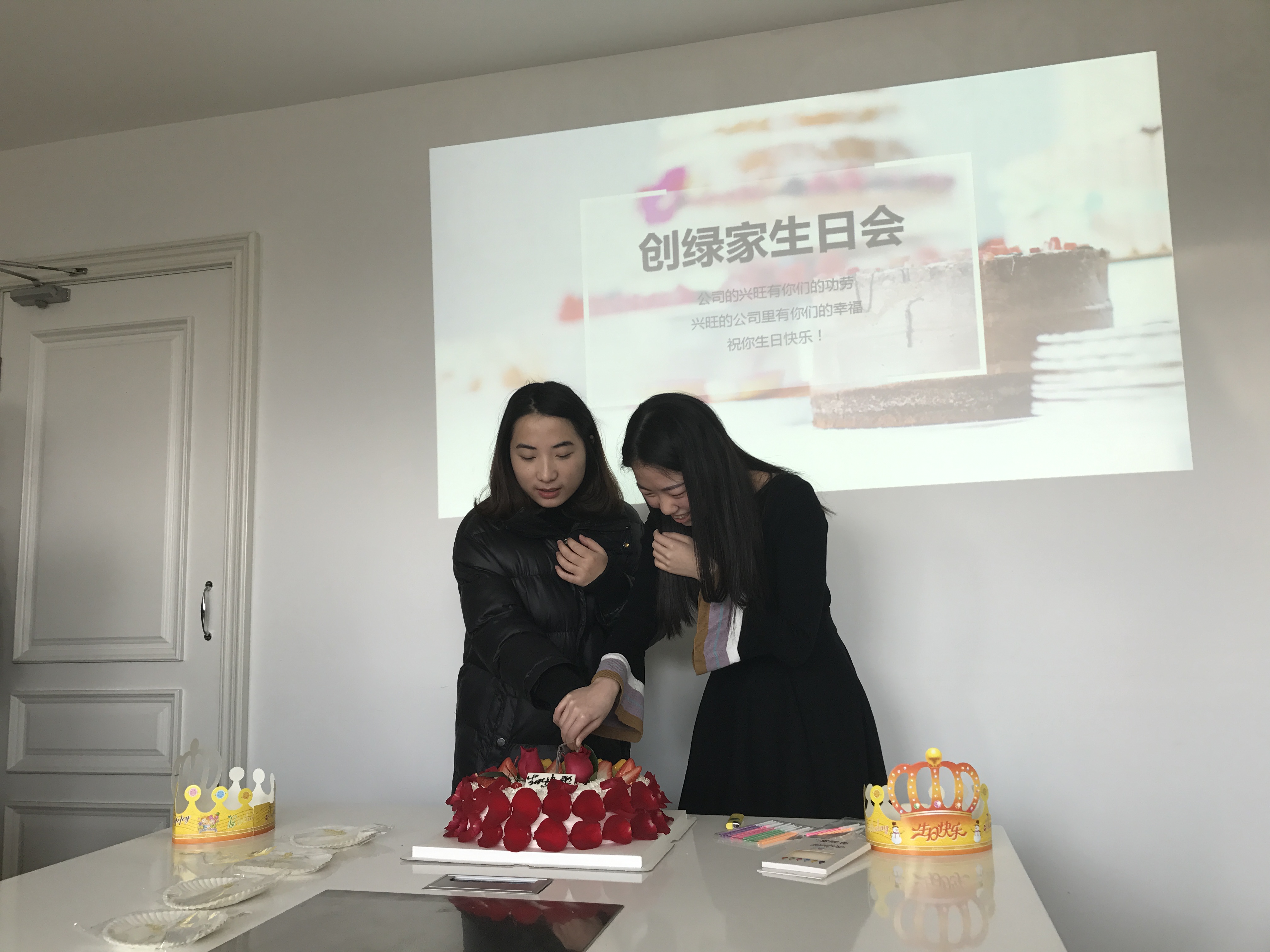【1月生日會】本月壽星只有美少女，拍圖拍到小編手機(jī)內(nèi)存不夠啦！