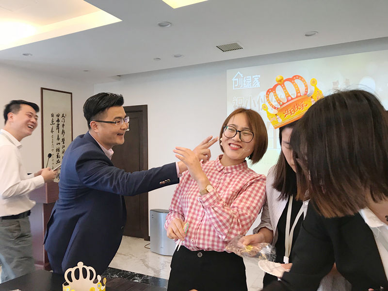 【4月生日會】業(yè)務很硬核，而我們只是甜美小公舉