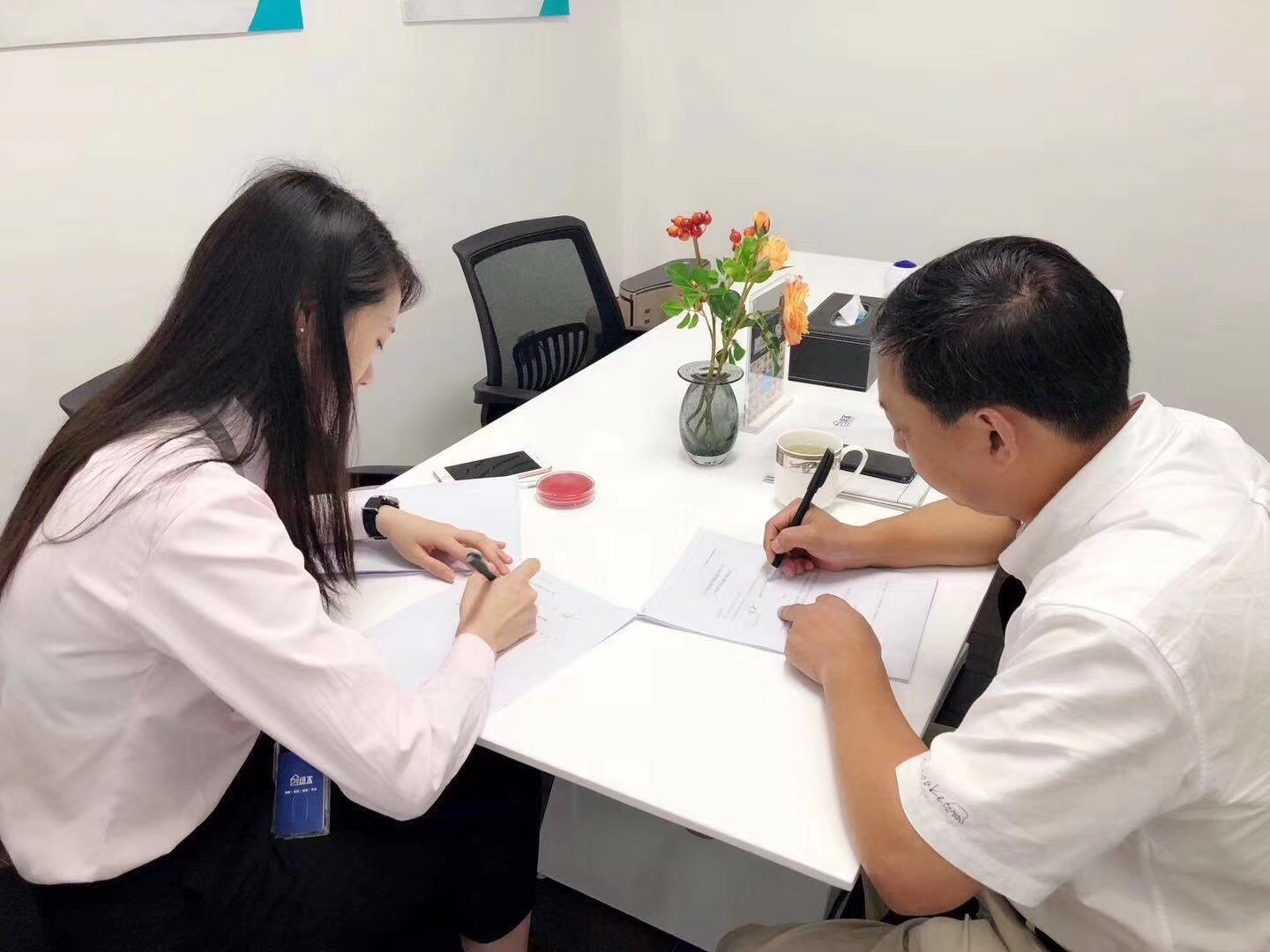 熱烈祝賀肖總簽約創(chuàng)綠家溫州市區(qū)級代理！