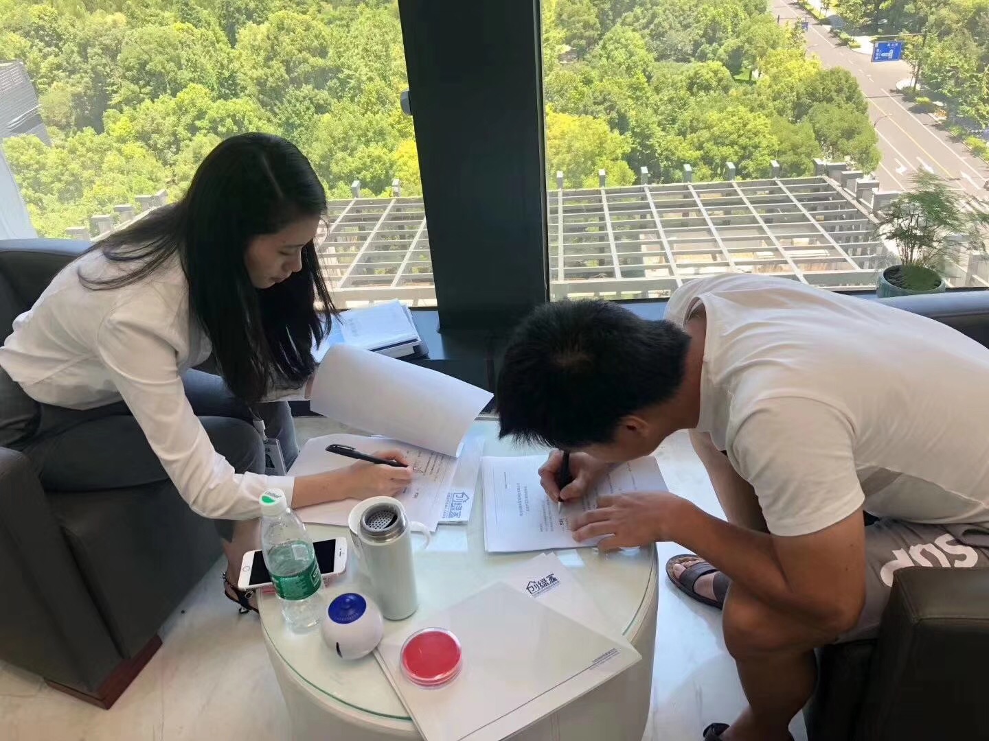 熱烈祝賀廖總簽約創(chuàng)綠家郴州市縣級代理！