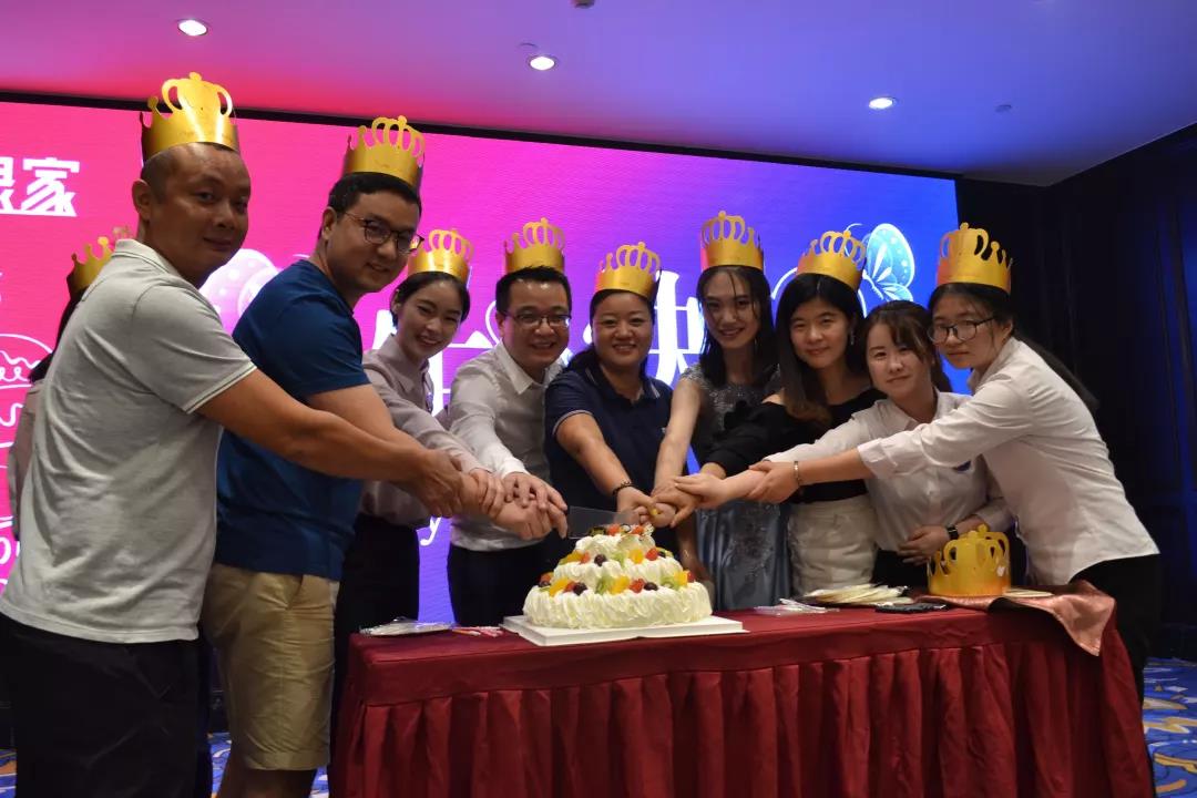 創(chuàng)綠家環(huán)保2018年中工作會(huì)議暨5周年慶典圓滿結(jié)束！