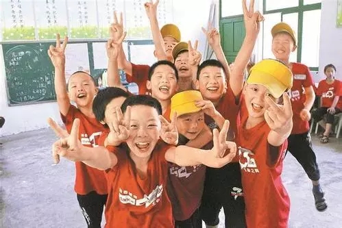 開學(xué)倒計(jì)時，學(xué)校除甲醛讓熊孩子們元?dú)鉂M滿迎接新學(xué)期！