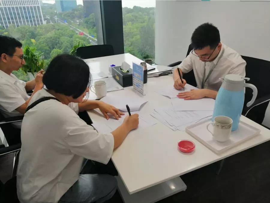 熱烈祝賀朱總、劉總簽約創(chuàng)綠家江蘇省蘇州市吳江區(qū)區(qū)級代理！