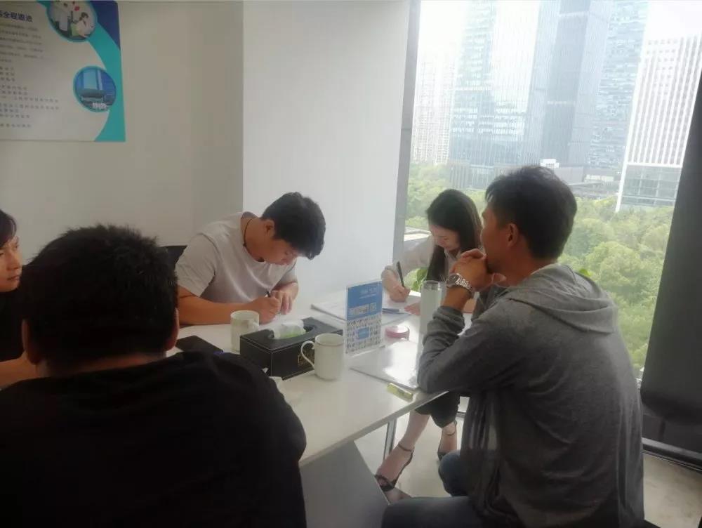 熱烈祝賀張總、宋總、溫總簽約創(chuàng)綠家河南省鄭州市區(qū)級代理！