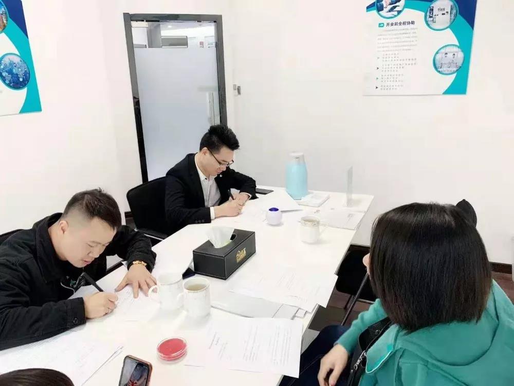 熱烈祝賀張總簽約創(chuàng)綠家貴州省六盤水市縣級(jí)代理！