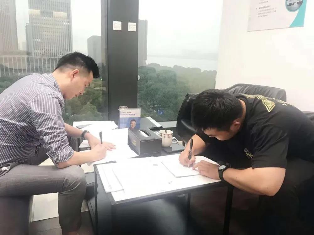 熱烈祝賀徐總簽約創(chuàng)綠家河南省鄭州市區(qū)級(jí)代理！