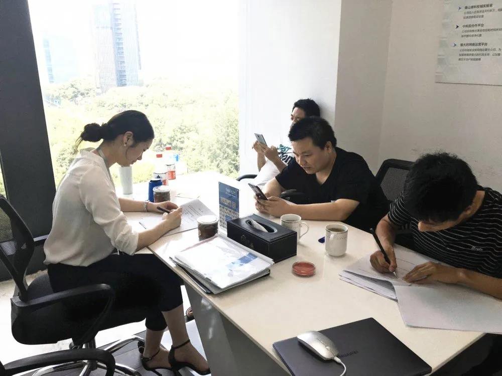 熱烈祝賀余總曾總簽約創(chuàng)綠家浙江省衢州市區(qū)級代理！