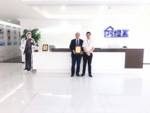 熱烈祝賀尚總、鄧總夫婦簽約創(chuàng)綠家四川省市級(jí)代理！