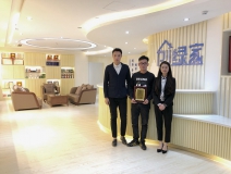 熱烈祝賀龍總、趙總簽約創(chuàng)綠家南京市區(qū)級代理！