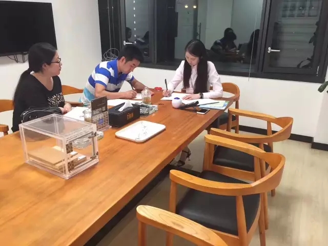 熱烈祝賀南昌經(jīng)濟(jì)開發(fā)區(qū)徐總、聶總夫婦簽約創(chuàng)綠家！